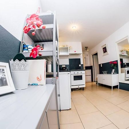 Sunny Apartment At Rostock - Pink Εξωτερικό φωτογραφία