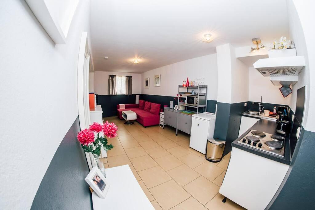 Sunny Apartment At Rostock - Pink Εξωτερικό φωτογραφία