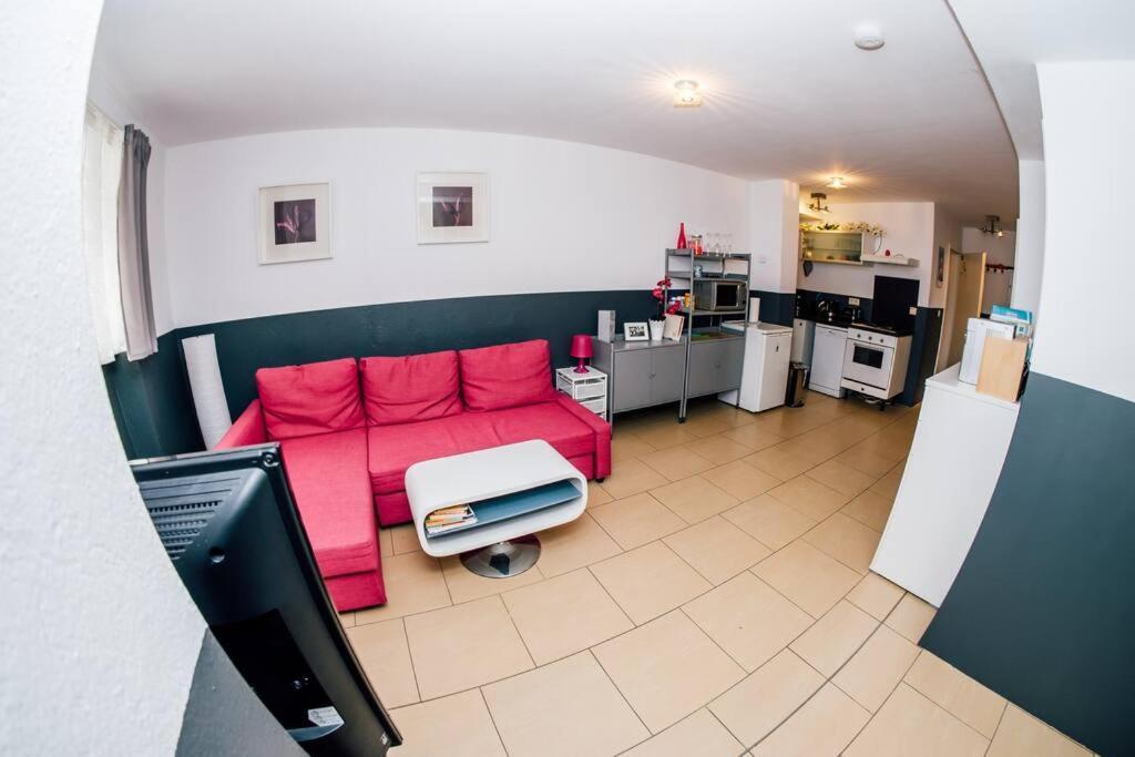 Sunny Apartment At Rostock - Pink Εξωτερικό φωτογραφία